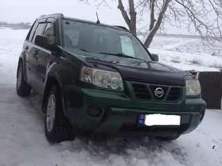 Nissan X-Trail foto 2