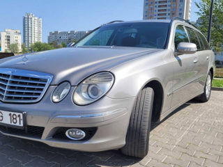 Mercedes E-Class Wagon foto 2