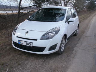 Renault Grand Scenic foto 2