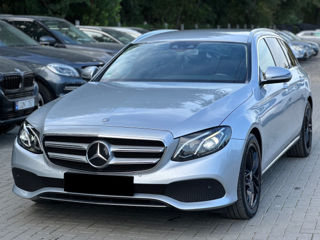 Mercedes E-Class foto 1