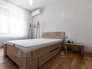 Apartament cu 3 camere, 212 m², Centru, Chișinău foto 8