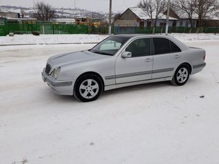 Mercedes E Class foto 4