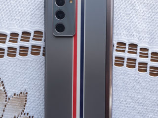 Samsung Galaxy Z Fold 2 256GB Thom Browne Edition foto 5