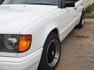 Mercedes Series (W124)