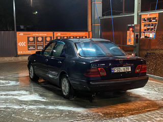 Mercedes E-Class foto 8