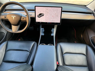 Tesla Model 3 foto 9