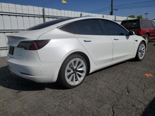 Tesla Model 3 foto 4