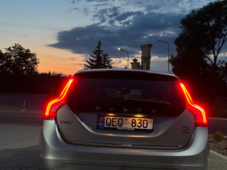 Volvo V60 foto 2