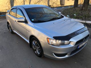 Mitsubishi Lancer foto 6