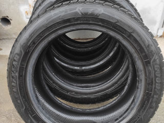 225/55 R18 Good Year foto 2