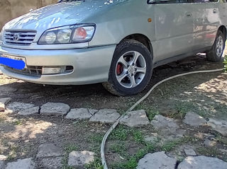 Toyota Picnic фото 0