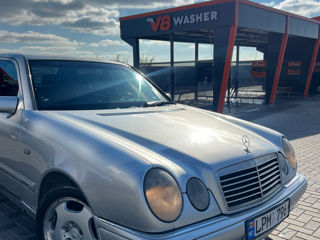 Mercedes E-Class foto 4