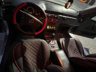 Mercedes E-Class foto 9