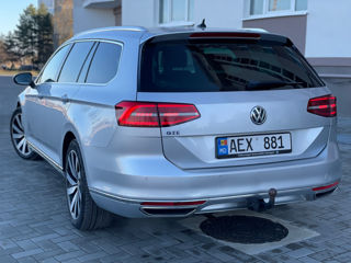 Volkswagen Passat foto 4