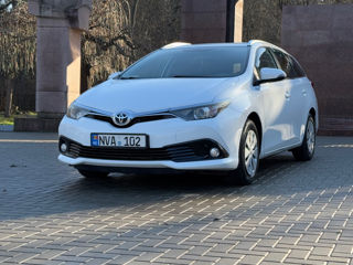 Toyota Auris foto 1