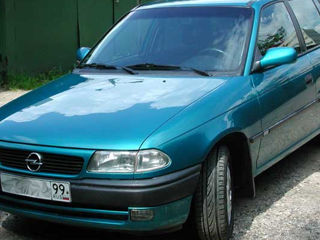 Opel Astra foto 1