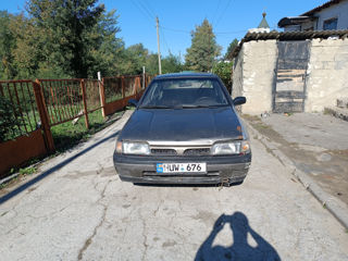 Nissan Sunny foto 1