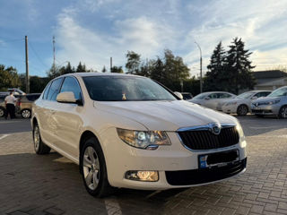 Skoda Superb foto 1