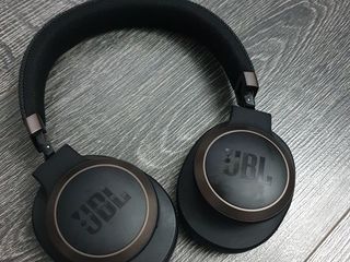 JBL Live 650 BTNC