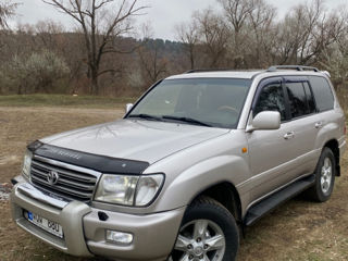 Toyota Land Cruiser foto 1