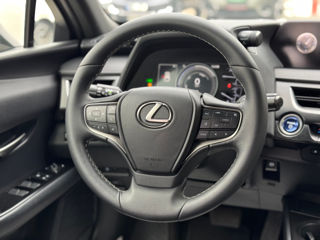 Lexus UX foto 10