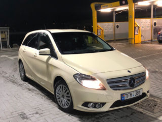 Mercedes B-Class foto 3