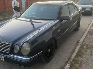 Mercedes E-Class foto 4