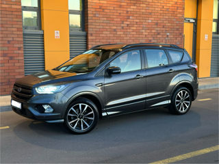 Ford Kuga foto 1