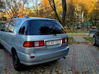 Toyota Picnic foto 2