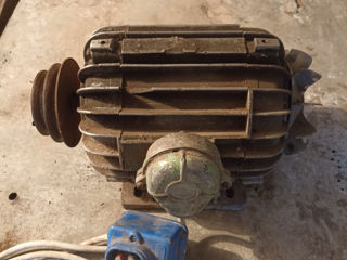 Vînd motor electric 220 v 2.2 kw 1500 rotații foto 2