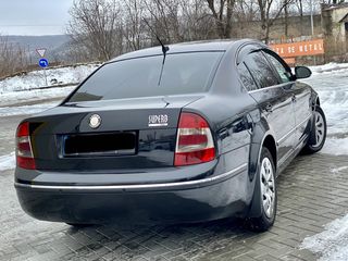 Skoda Superb foto 5