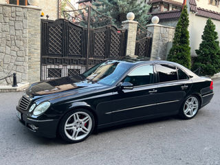 Mercedes E-Class foto 2