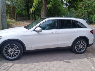 Mercedes GLC foto 1