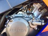 Honda CBR 125R foto 4