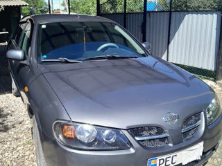 Nissan Almera foto 1