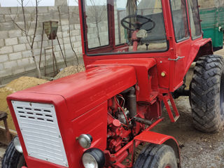 Se vinde tractor  T 25 .S-au schimb .