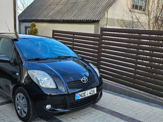 Toyota Yaris foto 2