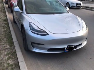 Tesla Model 3 foto 2