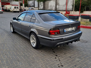 BMW 5 Series фото 6