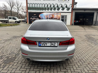 BMW 5 Series foto 4