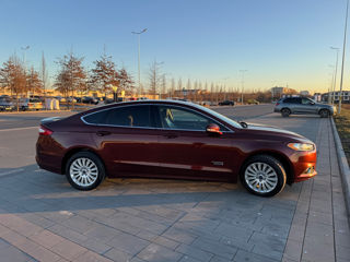 Ford Fusion foto 2