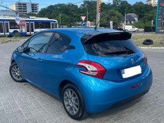 Peugeot 208 foto 4