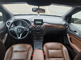 Mercedes B-Class foto 9