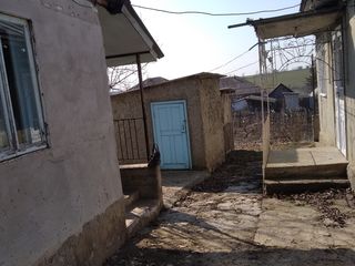 Casa la vinzare. in satul Hiliuti raionul Falesti sarai,beci,telefon,apa,vie foto 3