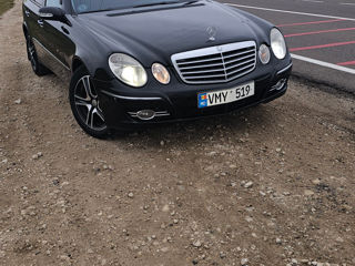 Mercedes E-Class foto 2