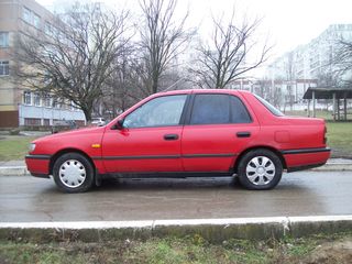 Nissan Sunny foto 2