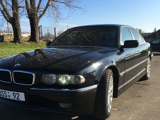 BMW 7 Series foto 1