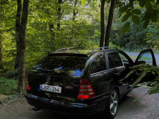 Mercedes C-Class foto 4