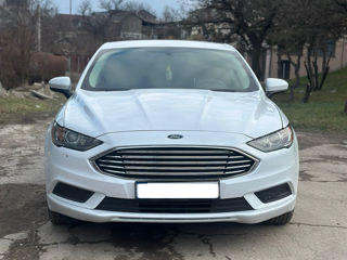 Ford Fusion foto 2