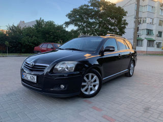 Toyota Avensis foto 4